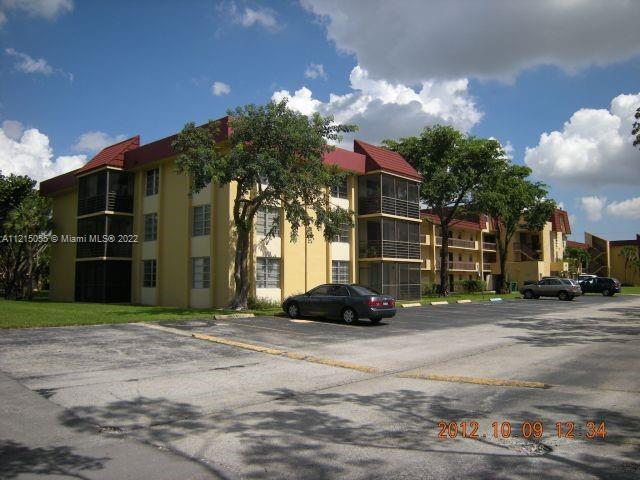 Building Photo - 3253 Foxcroft Rd