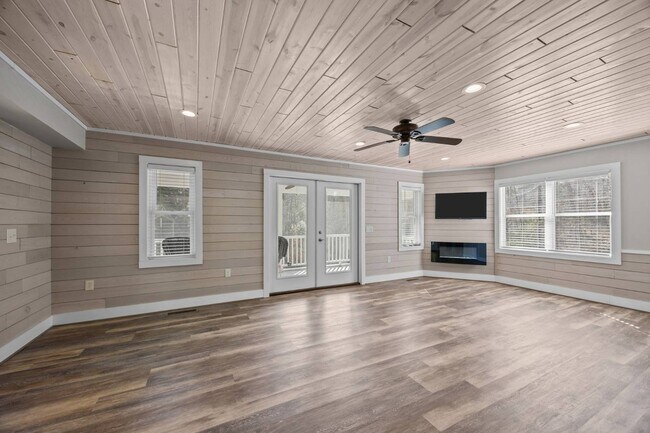 Foto del edificio - 251 Landwood Ln