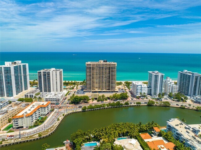 Foto del edificio - 2555 Collins Ave