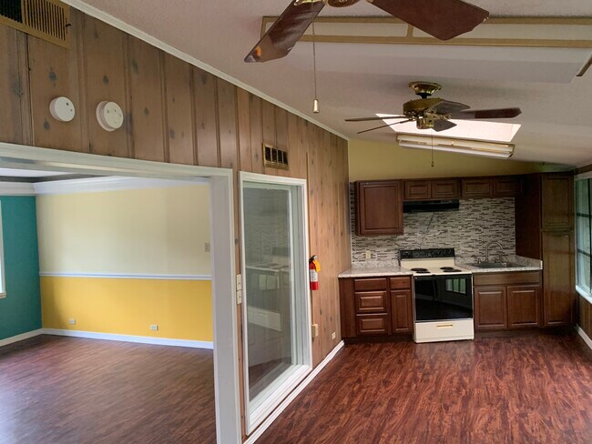 Foto del edificio - 1118 E 3rd St