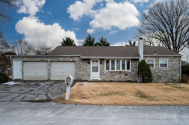 Foto del edificio - 7 Helen Ln