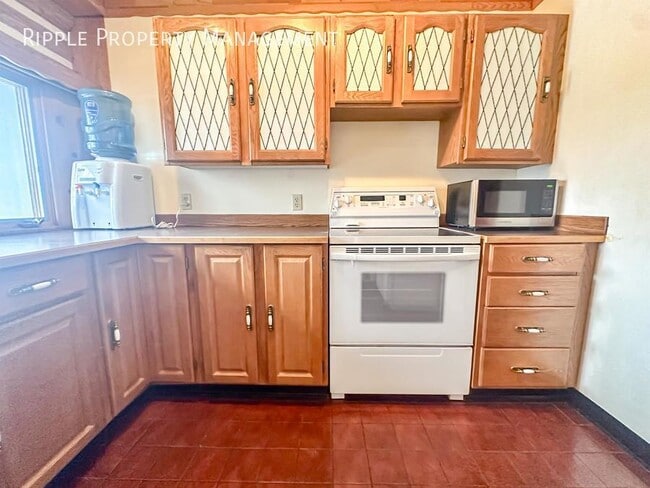 Building Photo - UNIQUE INCREDIBLE 2 BEDS/ 2 BATHS HOUSE WI...