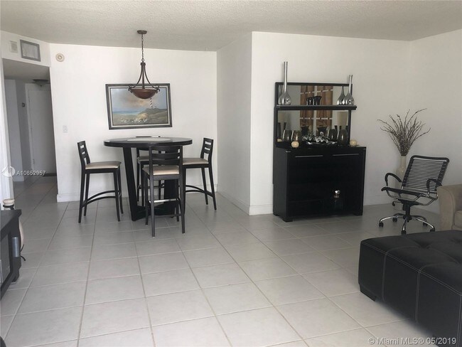 Building Photo - 3725 S Ocean Dr 1025 Hollywood Fl 33019