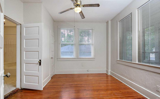 Building Photo - 2257 Wisteria St