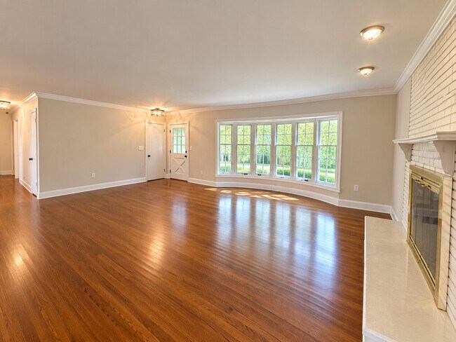 Foto del edificio - 1415 Burr Oak Dr