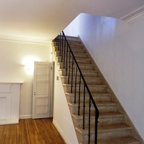 Building Photo - 223 S Fuller Ave