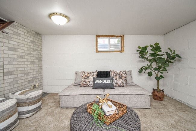 Foto del edificio - 306 S Chicago Ave