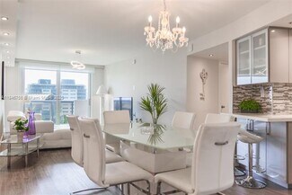 Building Photo - 6039 Collins Ave