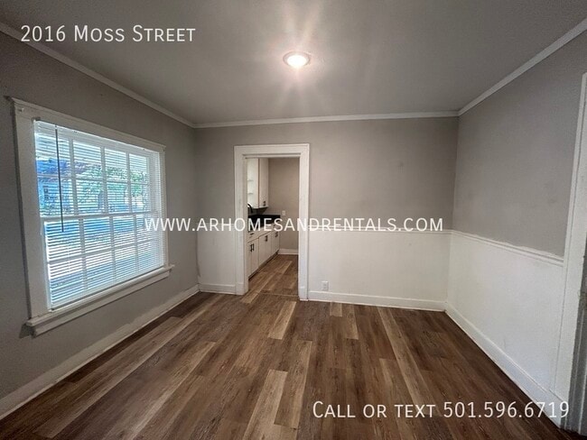 Building Photo - 2016 Moss Street | $725 | 2 beds, 1 full bath