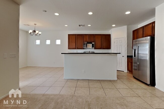Building Photo - 9928 W Marguerite Ave