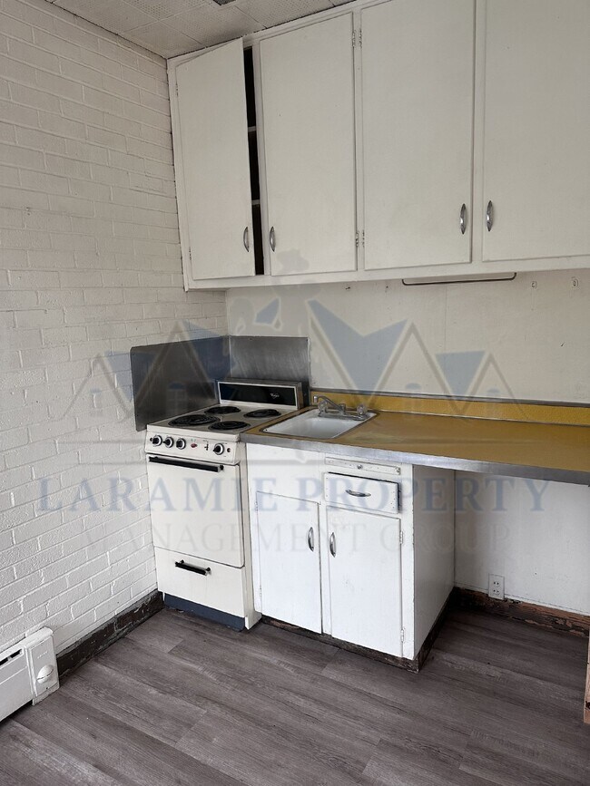 309 S 10th St, Laramie, WY 82070 Room for Rent in Laramie, WY