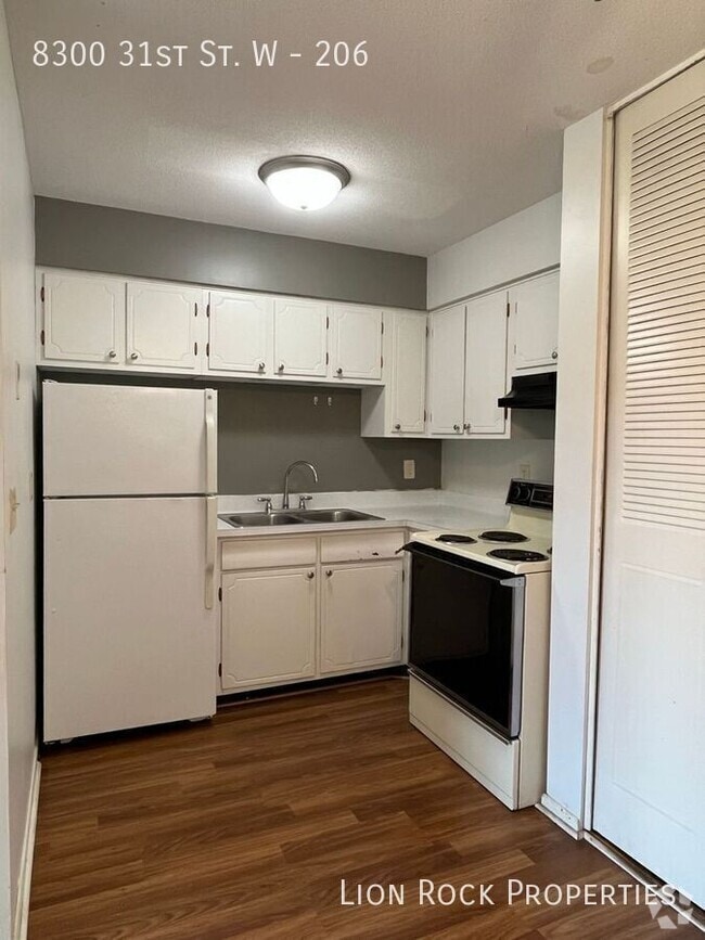 Building Photo - 8300 W 31st St