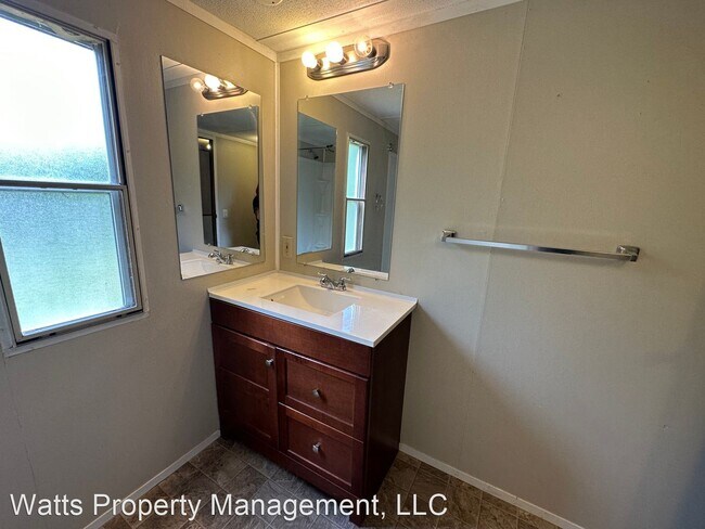 Building Photo - 3 br, 1 bath House - 7121 East Ferry Rd
