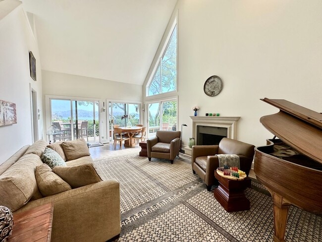 Foto del edificio - Stunning Sausalito Retreat with Bay Views ...