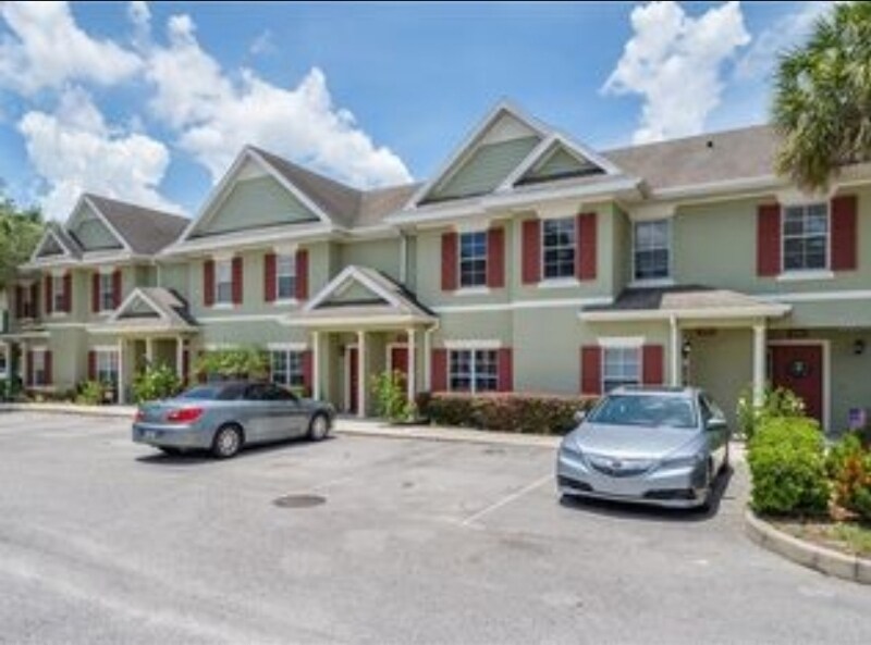 Foto principal - 10008 Regent Park Dr
