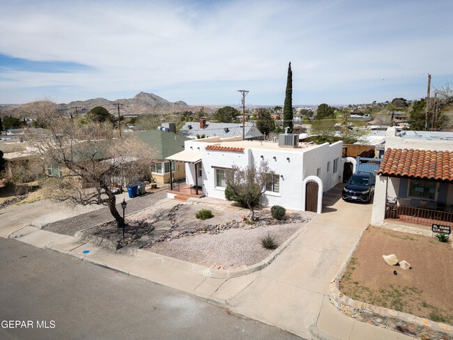 Building Photo - 1211 Mesita Dr
