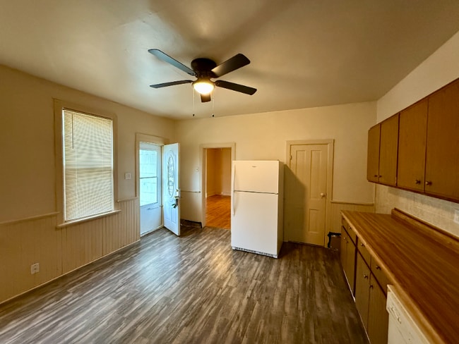 Building Photo - 928 S 16th St