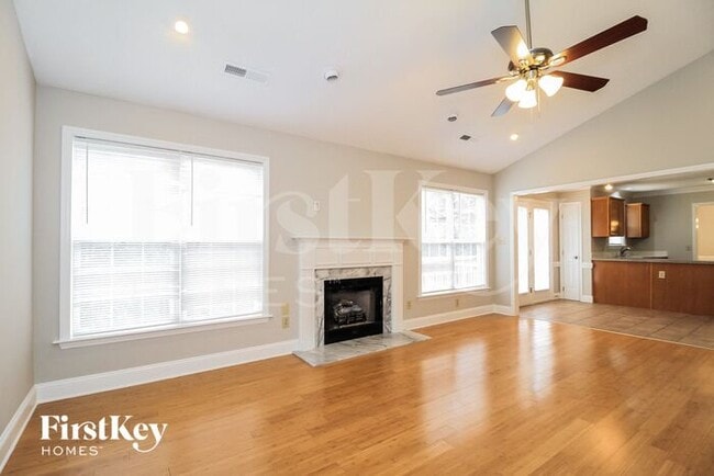 Building Photo - 365 Craver Pointe Dr