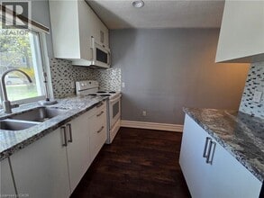 Building Photo - 2021 Edinburgh Dr