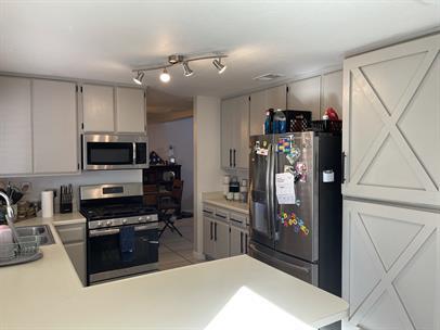 Building Photo - 29639 Greenhill Dr