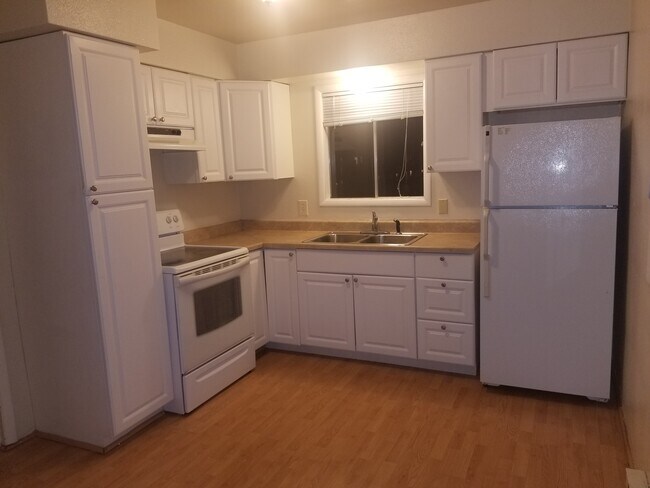 Foto del edificio - 828 25th St SE