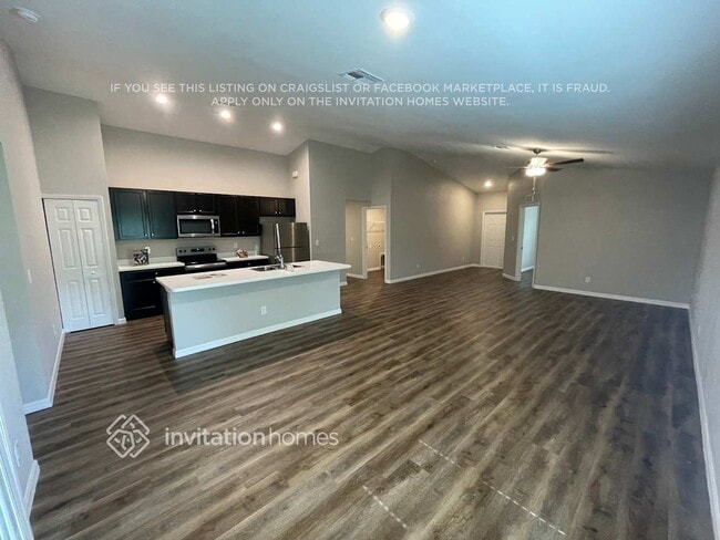 Building Photo - 236 Albatross Rd