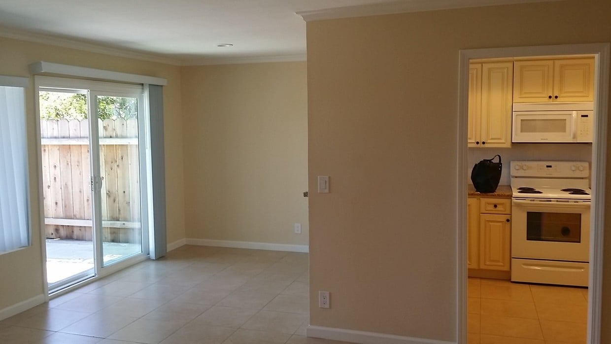 Primary Photo - 33352 Cheltam Way