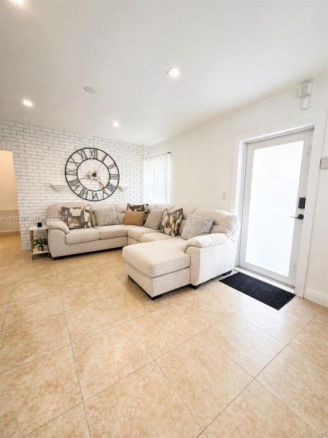 Foto del edificio - 15121 NW 29th Ave