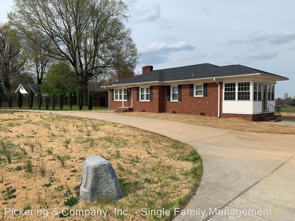 Primary Photo - 3 br, 1 bath House - 4529 Pleasant Garden Rd