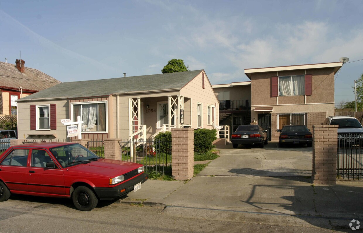 Building Photo - 1054 67th St