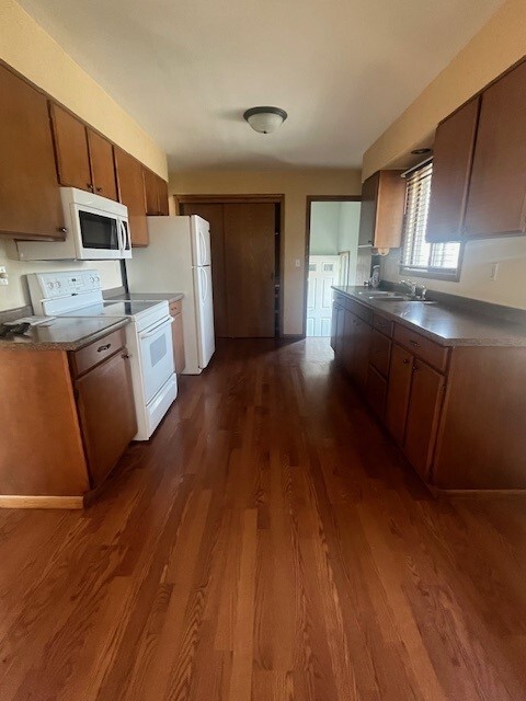 Kitchen - 1801 6th Ave S