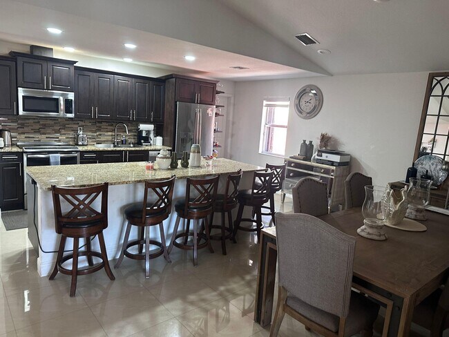 Building Photo - 10348 Showboat Ln