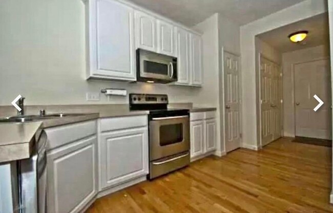 Building Photo - 3657 Thorngate Dr
