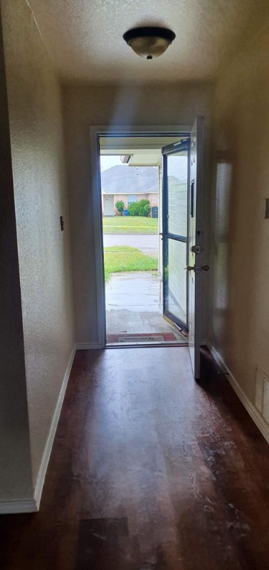 Primary Photo - 2807 Littlewood Dr
