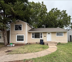 Building Photo - 2614 W Oklahoma Ave