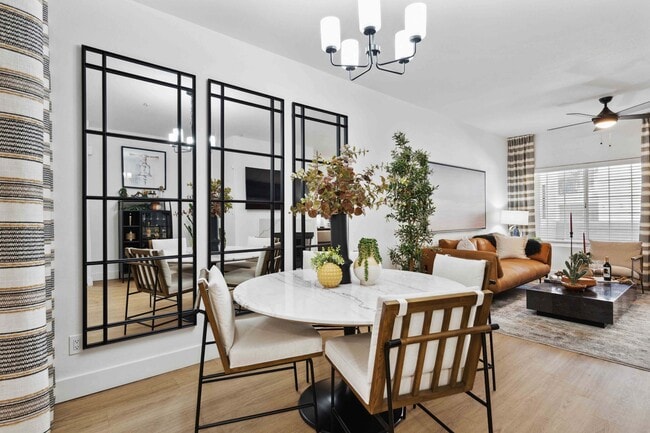 Building Photo - Hideaway North Scottsdale