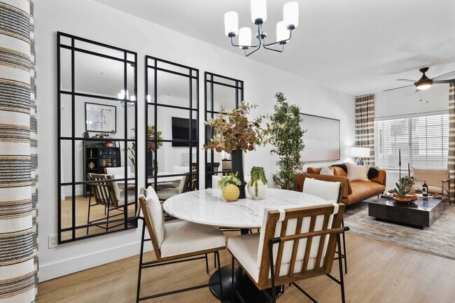 Building Photo - Hideaway North Scottsdale