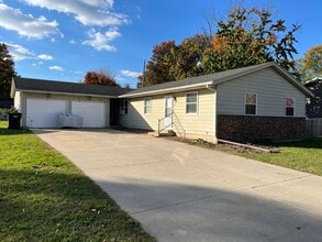 Building Photo - 358 N Jefferson St Building Photo - 358 N Jefferson St