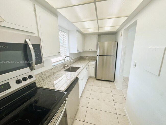Building Photo - 7340 SW 82nd St