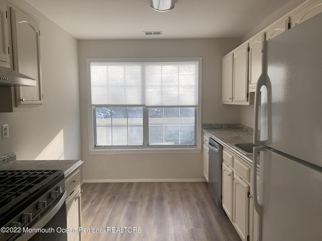 Primary Photo - 378 Brookview Ct