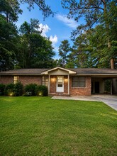 Building Photo - 307 Christopher Cir