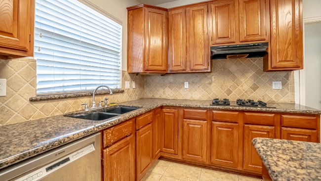 Building Photo - 5001 Union Lake Dr