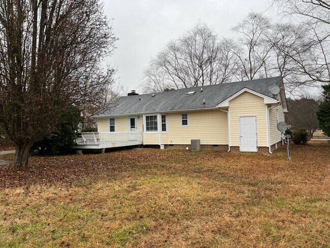 Foto del edificio - 684 Williams-White Rd