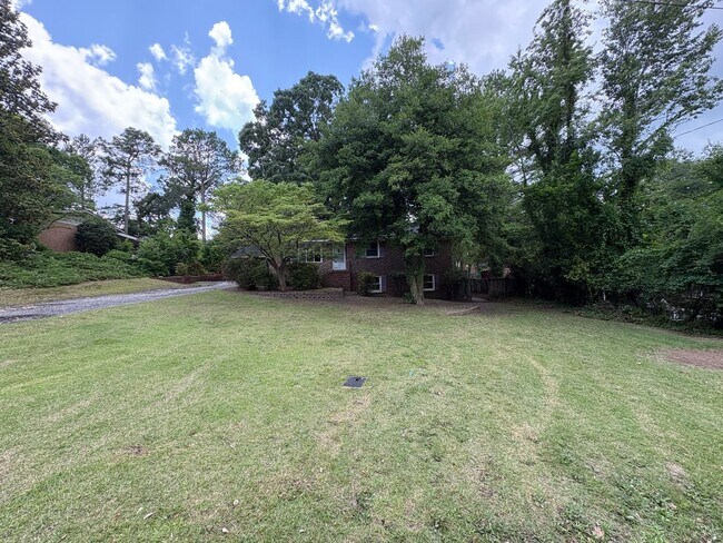 Foto del edificio - Spacious 4 Bed 2.5 bath Home Close to Fort...