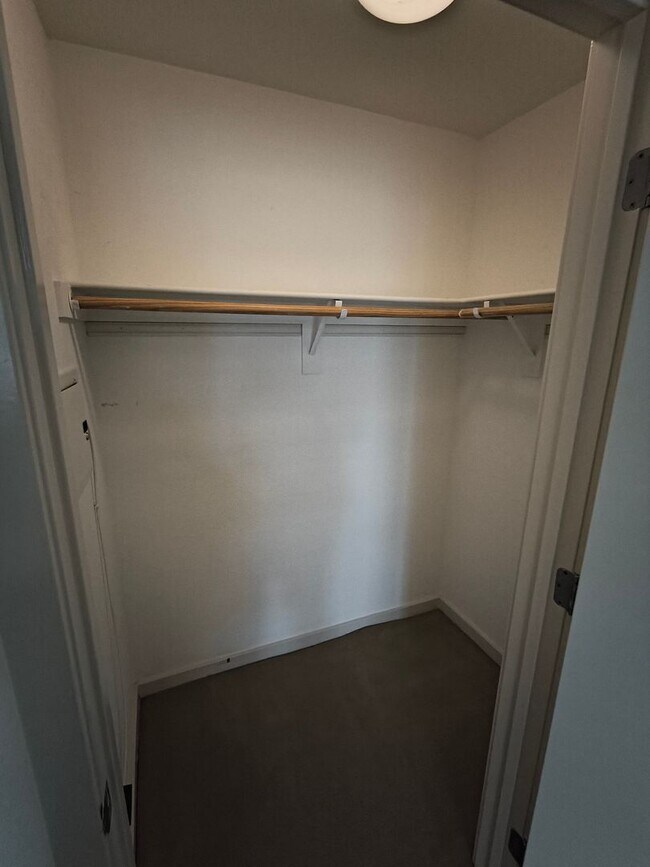 Foto del edificio - $500 MOVE IN SPECIAL!!! LUXURY 2 BEDROOM CONDO IN DOWNTOWN WALNUT CREEK, CA!