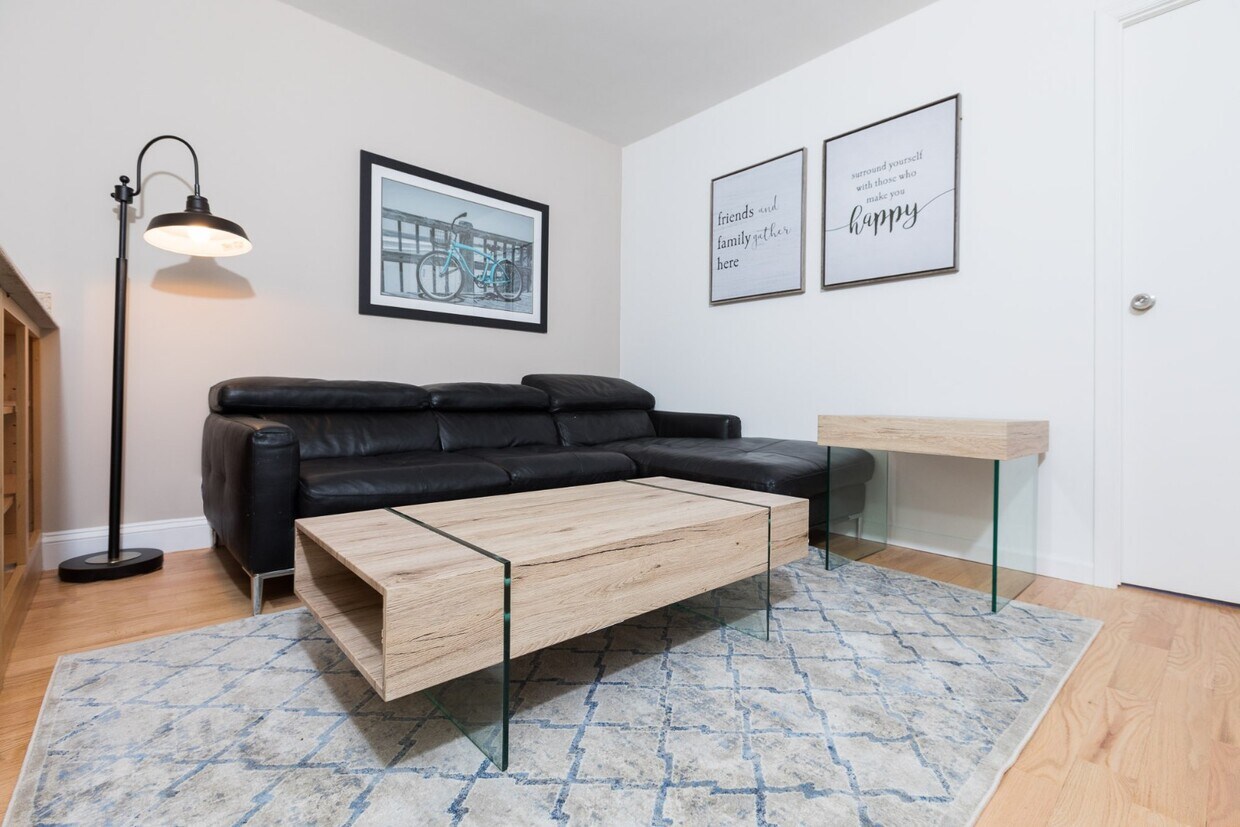 Foto principal - 788 Columbus AVE