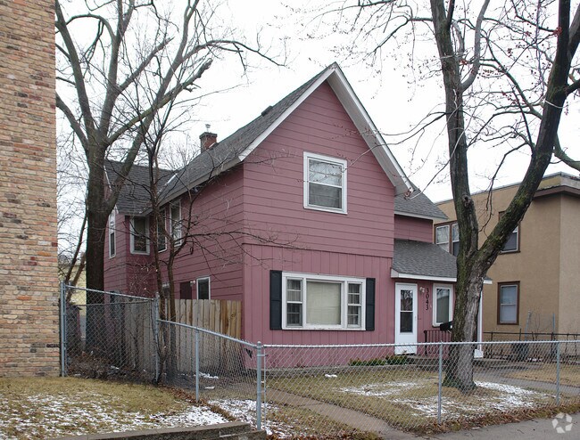 Foto del edificio - 3043 Grand Ave S