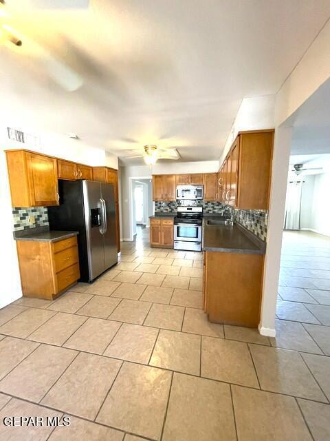 Foto del edificio - 5813 Beaumont Pl