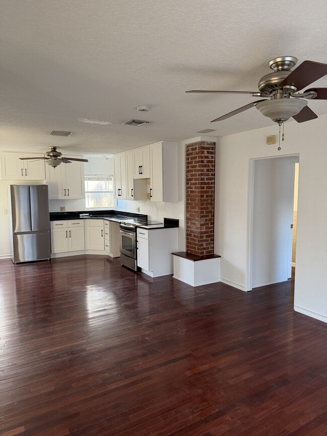 Building Photo - 3009 Oberlin Ave