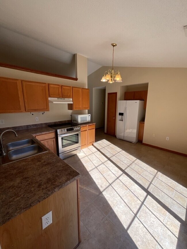 Building Photo - Charming 3 Bedroom Home in Sneads Ferry - ...